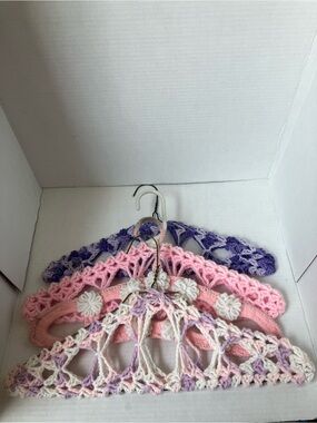Vintage Handmade Crochet Hangers in Pastel Pink, Lavender, Purple, White (4)